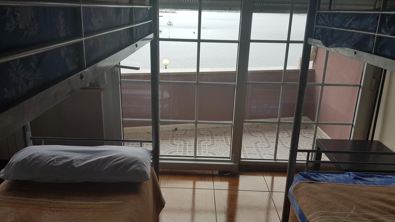Albergue De Peregrinos Playa Quenxe Corcubión المظهر الخارجي الصورة